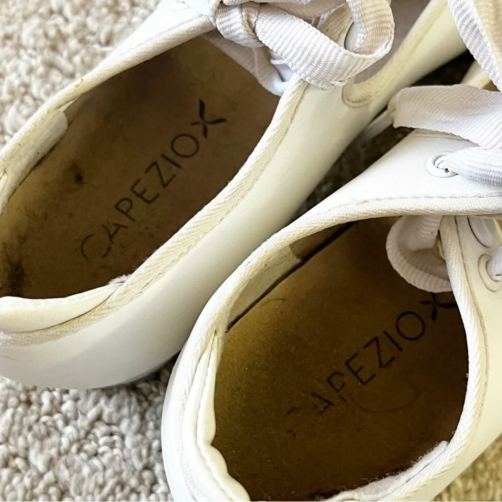 Capezio Girls White Shuffle Tap Shoes #356C Sz 2 Character Child Ribbon Dancer